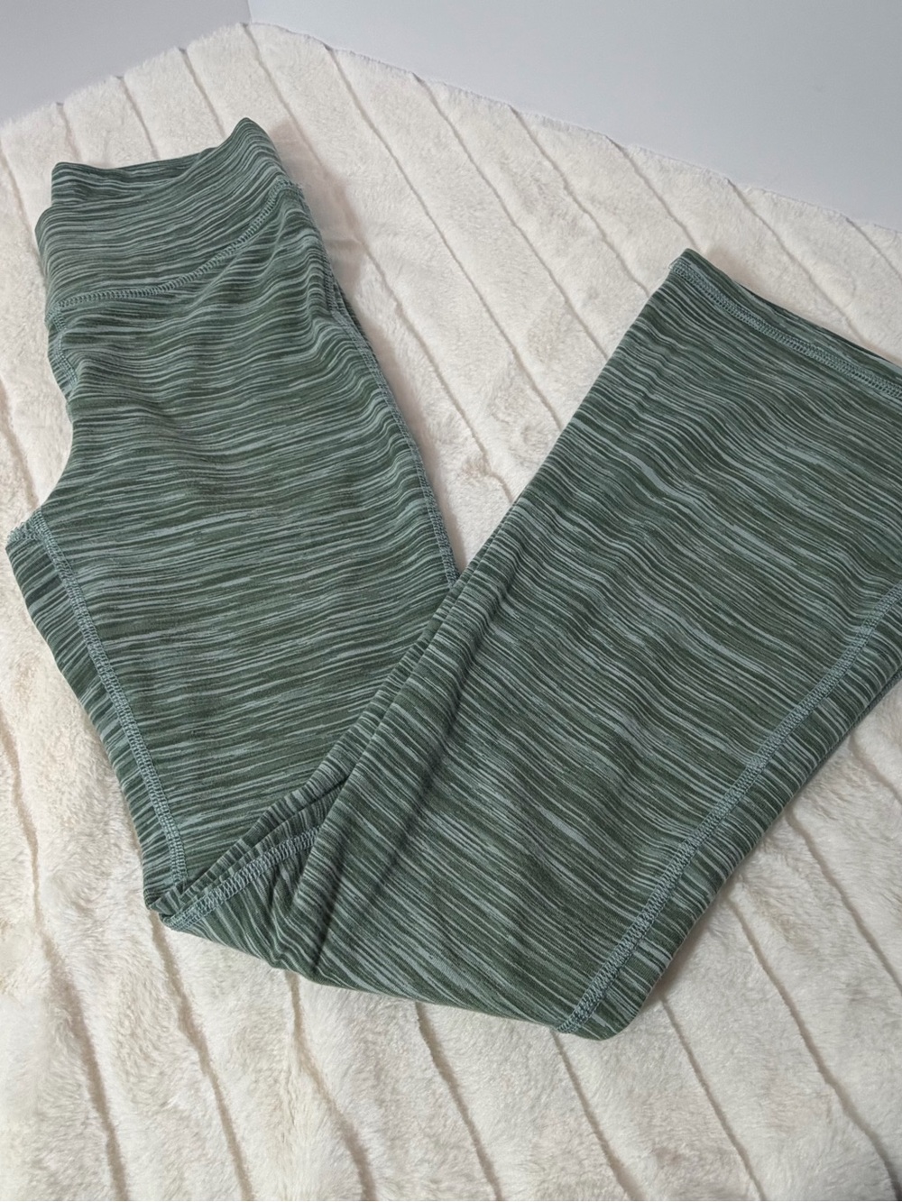 Girls 10/12 Old Navy Green Striped Girls' flare Leggings